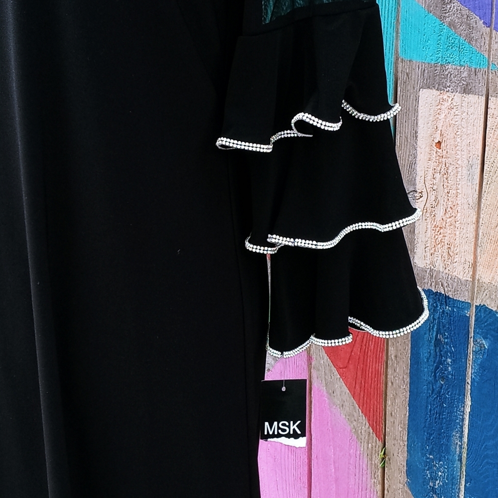 DRESS - Picture 2 of 5